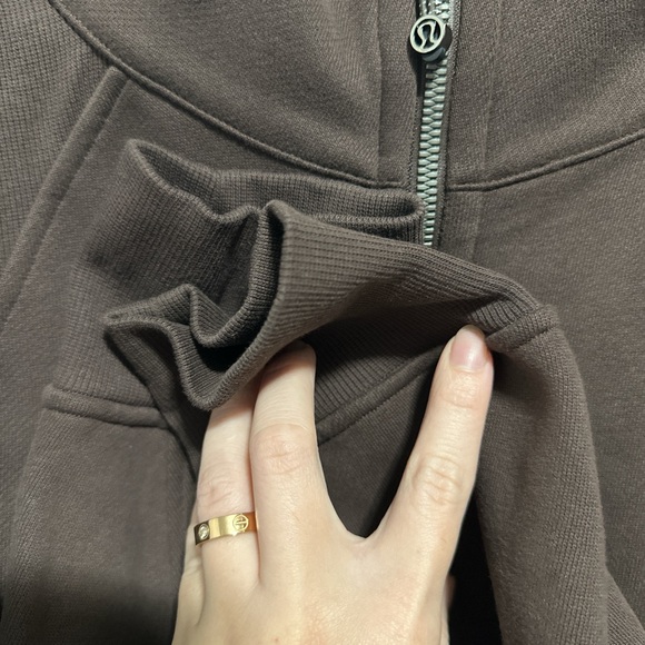 Lululemon - Picture 2 of 4